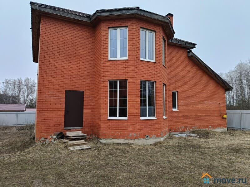 коттедж, 300 м²