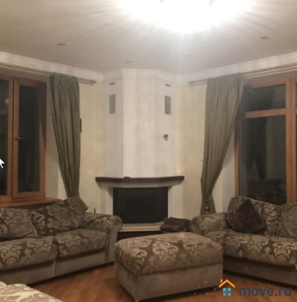 коттедж, 1050 м&sup2;