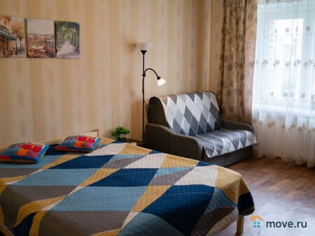 Сдаем посуточно 1-комнатную квартиру, 38 м², Брянск, улица Романа Брянского, 18