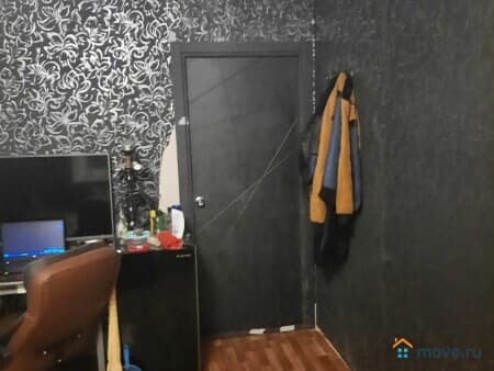 Продам 5-комнатную квартиру, 100 м&sup2;, Красноярск, улица Семафорная, 19