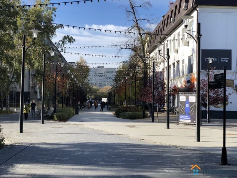 нежилое здание, 5722 м²