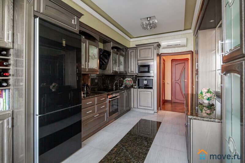 3-комн. квартира, 148 м²