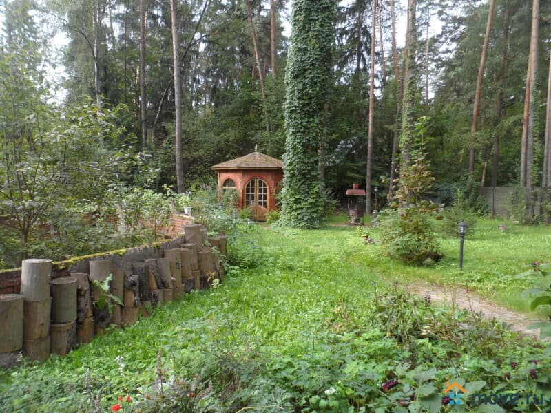 коттедж, 180 м&sup2;