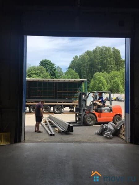 склад, 2700 м&sup2;