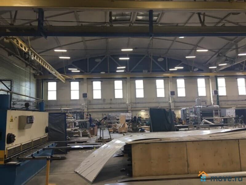 склад, 2700 м&sup2;