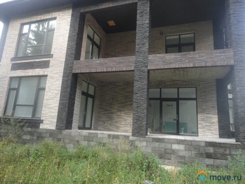 коттедж, 650 м²