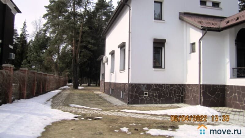 коттедж, 335 м&sup2;