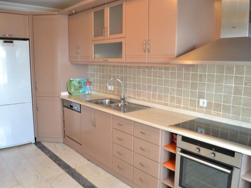 3-комн. квартира, 145 м²