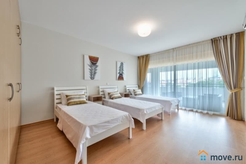 6-комн. квартира, 250 м²