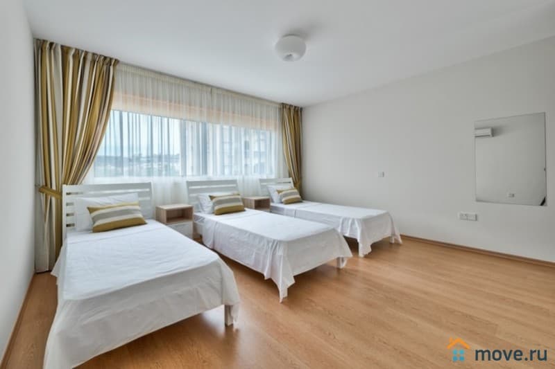 6-комн. квартира, 250 м²