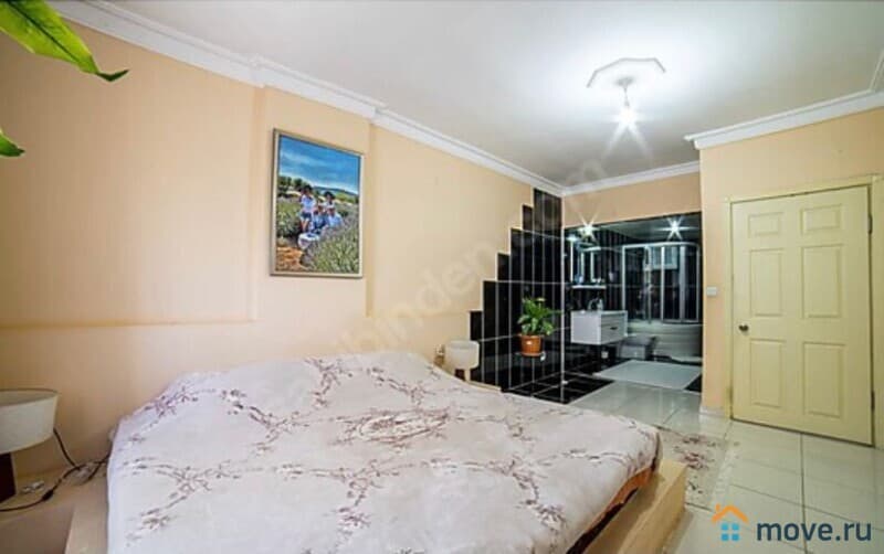 6-комн. квартира, 350 м²