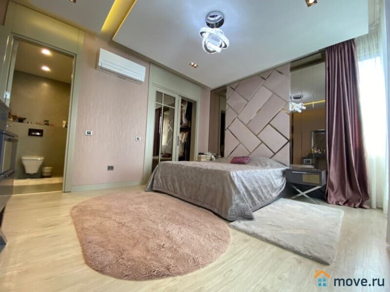 5-комн. квартира, 250 м²