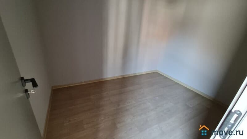 5-комн. квартира, 240 м²