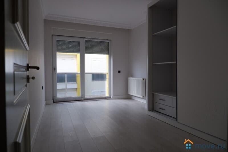 4-комн. квартира, 300 м²