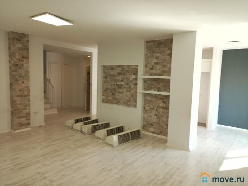 5-комн. квартира, 180 м²