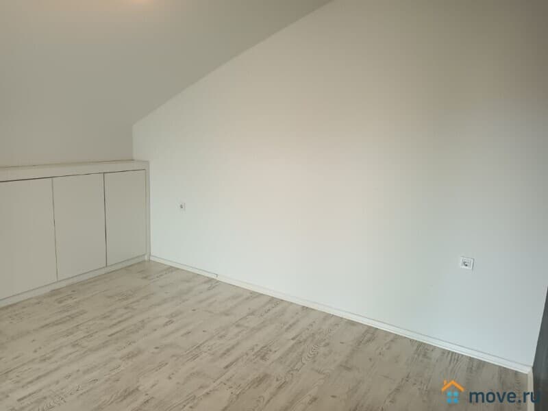 5-комн. квартира, 180 м²