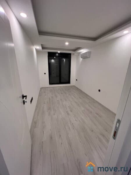 4-комн. квартира, 130 м²