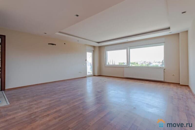 5-комн. квартира, 220 м²