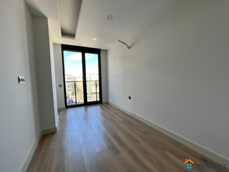 3-комн. квартира, 130 м²