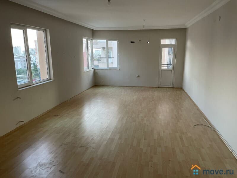 4-комн. квартира, 195 м²