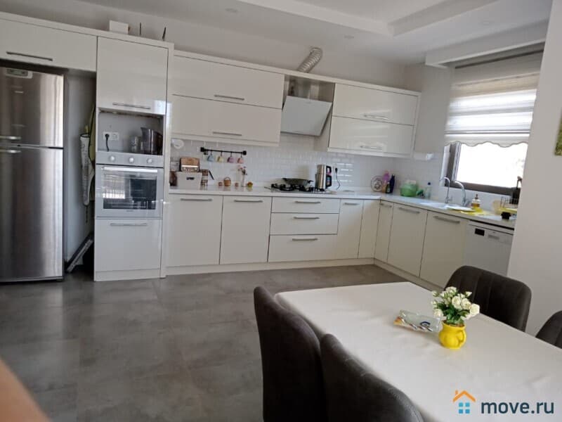 4-комн. квартира, 140 м²