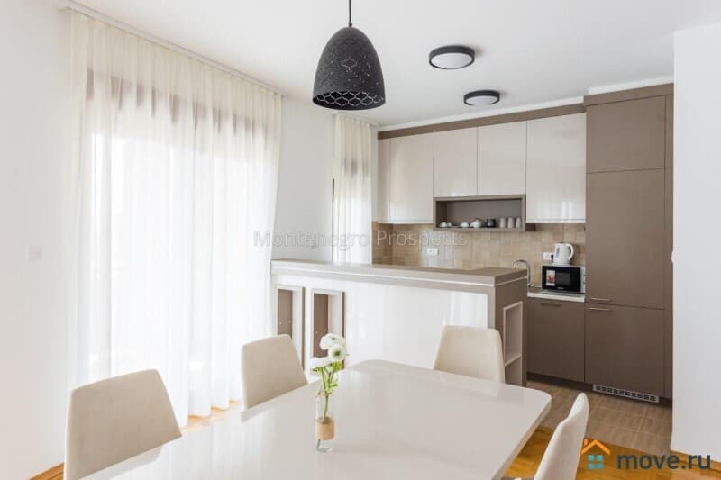 3-комн. квартира, 130 м²