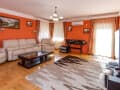 Продаю трехкомнатную квартиру, 104 м², этаж 2 из 3. Фото 1