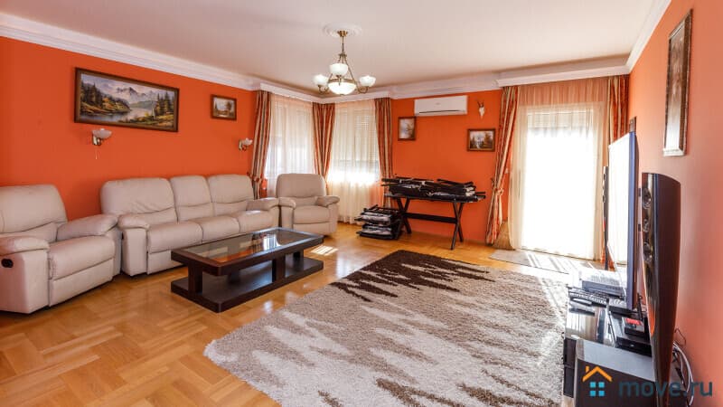 3-комн. квартира, 104 м²