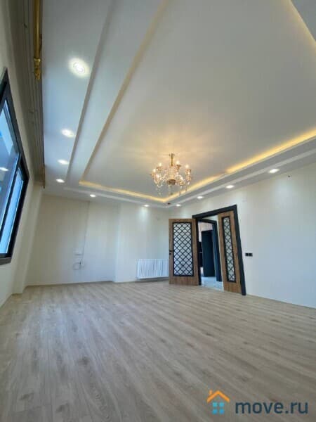 5-комн. квартира, 250 м²