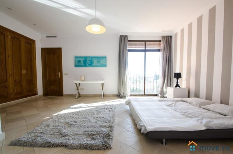 3-комн. квартира, 215 м²