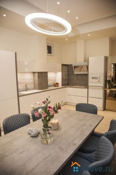 3-комн. квартира, 127 м²
