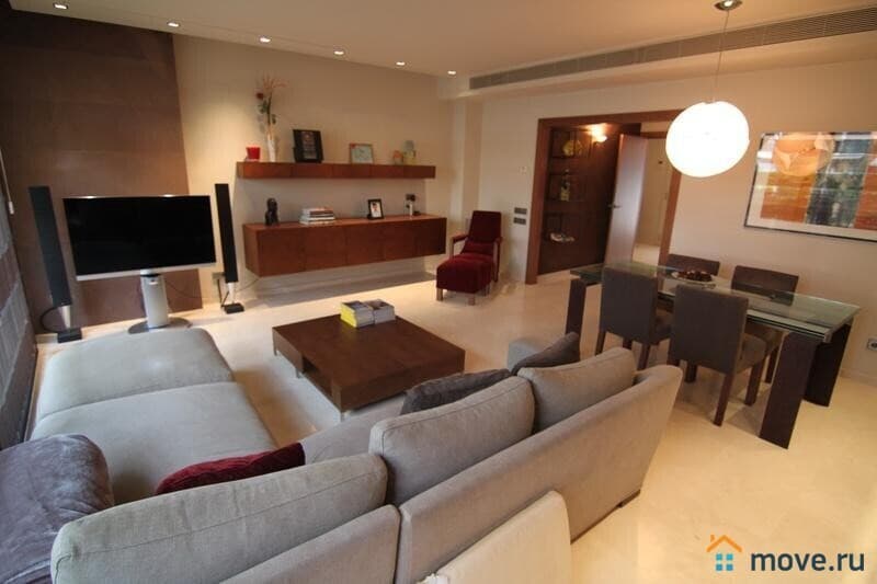 таунхаус, 240 м²