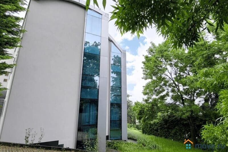4-комн. квартира, 180 м²