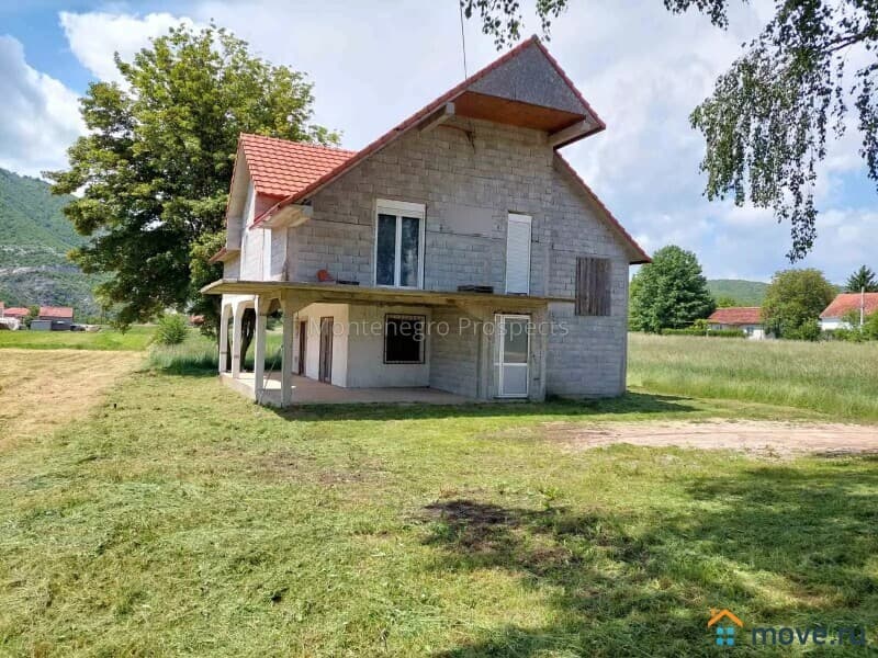дом, 220 м²
