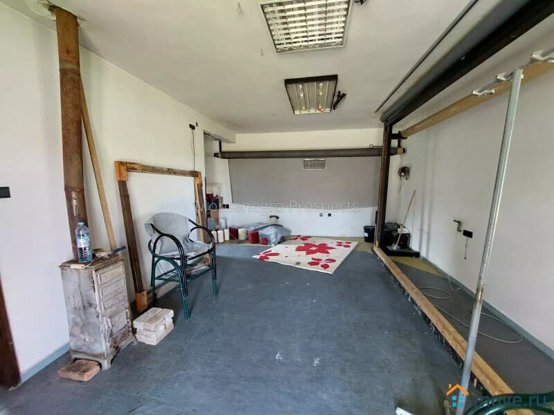 дом, 220 м²