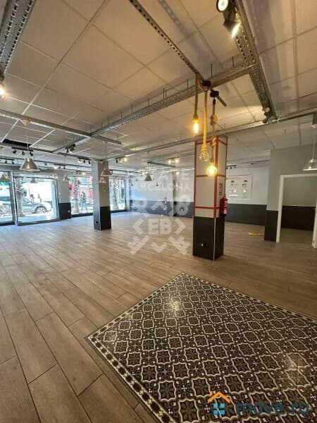 свободного назначения, 246 м²