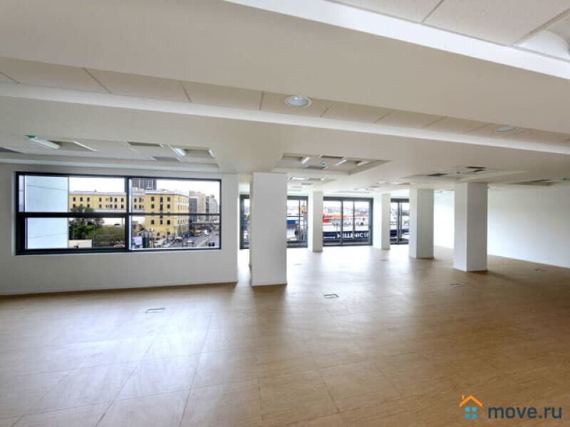 отдельное здание, 2400 м²