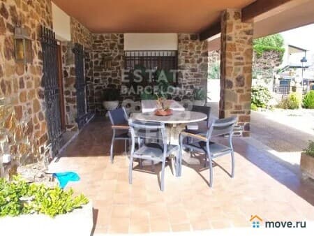 Продаем виллу, 370 м², Пладжа-де-Аро, Сагаро