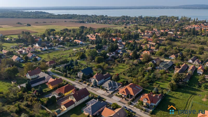 дом, 180 м²