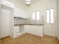 Купить трехкомнатную квартиру, 93 м², этаж 2 из 6. Фото 1