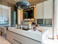Продать четырехкомнатную квартиру, 225 м², этаж 3 из 4. Фото 1