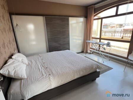 Продажа 3-комнатной квартиры, 120 м², Несебыр, Солнечный берег