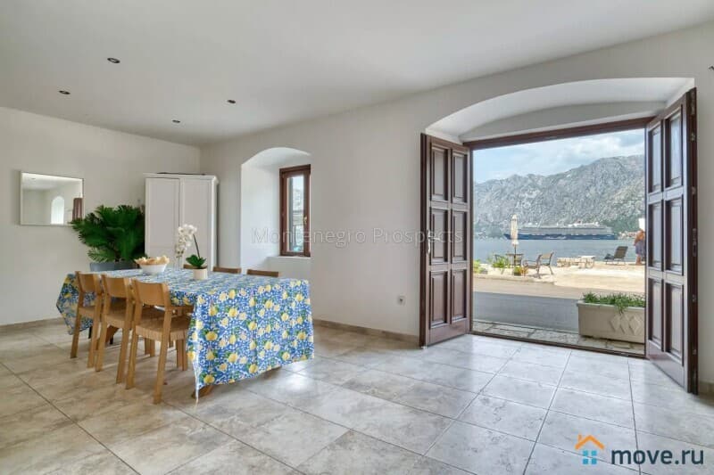 3-комн. квартира, 130 м²