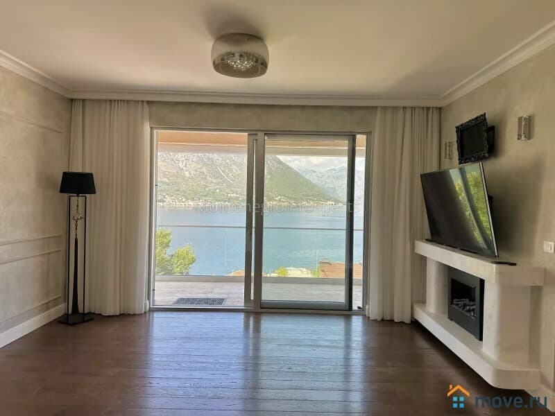 3-комн. квартира, 168 м²