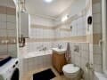 Продается двухкомнатная квартира, 75 м², этаж 3 из 4. Фото 2