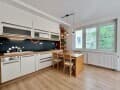 Продажа двухкомнатной квартиры, 79 м², этаж 4 из 6. Фото 3