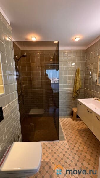 3-комн. квартира, 158 м²