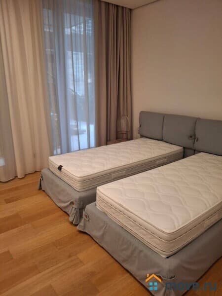 3-комн. квартира, 160 м²