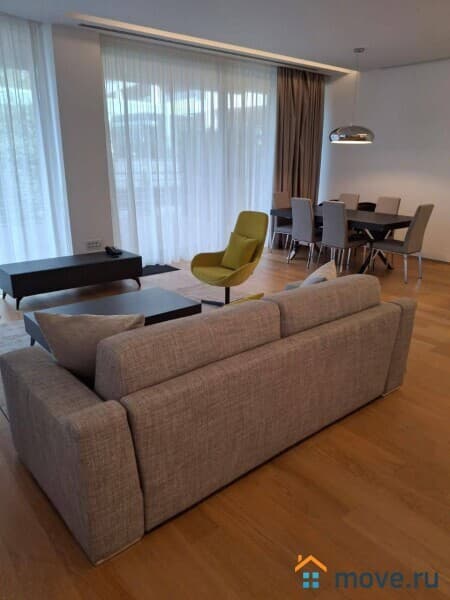 3-комн. квартира, 160 м²
