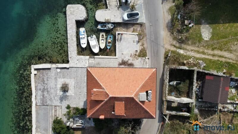 отдельное здание, 550 м²